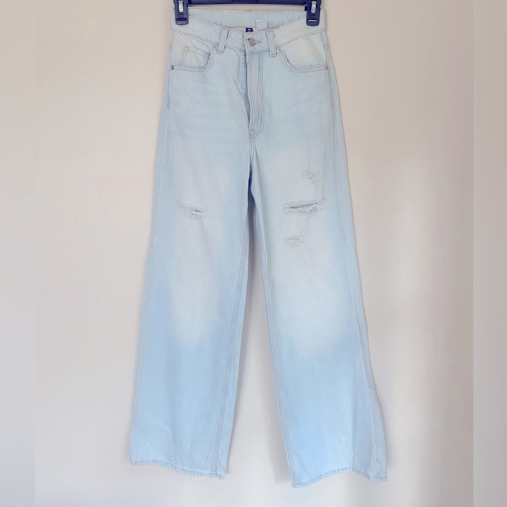 H&M DIVIDED WIDE LEG LIGHT WASH REGULAR JEANS